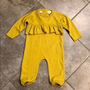 Baby mustard yellow jumper!